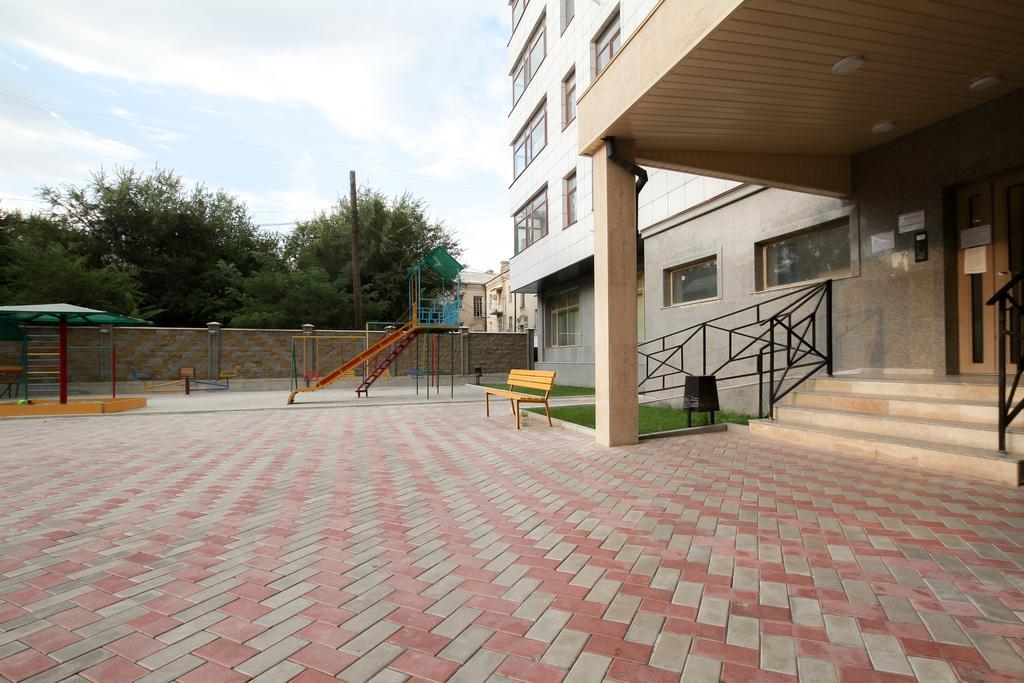 Oscar'S Apartments Bischkek Exterior foto